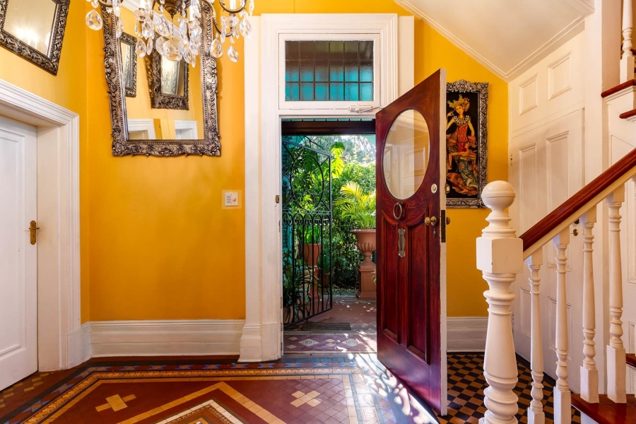 5 Bedroom Property for Sale in Gardens Western Cape